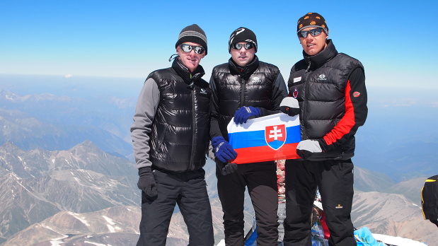 boys Elbrus team